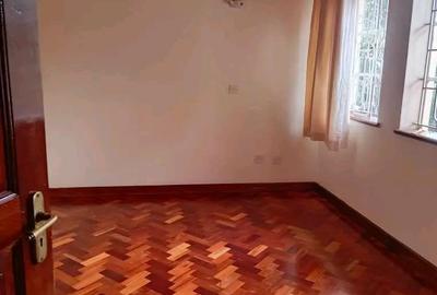 4 Bed House with En Suite in Kitisuru