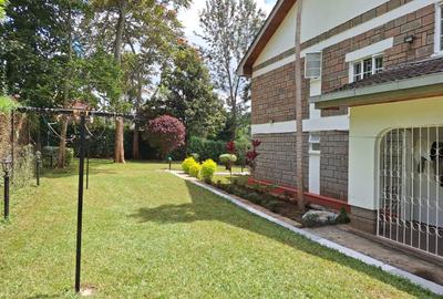 5 Bed House with En Suite in Runda