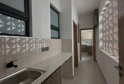 3 Bed Apartment with En Suite in Brookside - 2