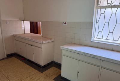 3 Bed Apartment with En Suite at Parklands - 2