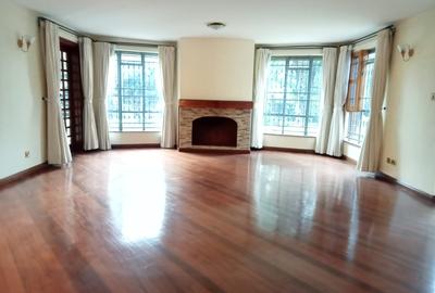 5 Bed House with En Suite in Runda - 2