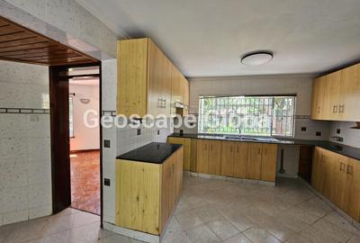 5 Bed House with En Suite in Gigiri - 3