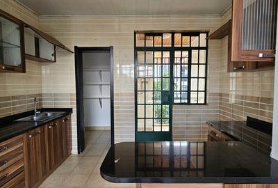 3 Bed Apartment with En Suite in Kahawa West
