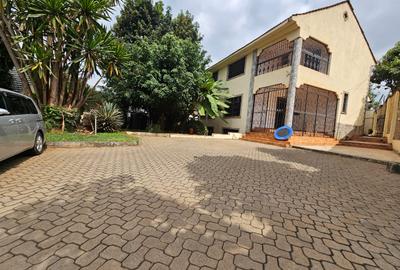 4 Bed Townhouse with En Suite in Westlands Area