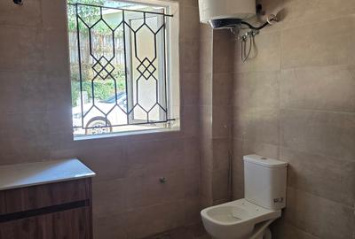 4 Bed House with En Suite in Spring Valley - 2