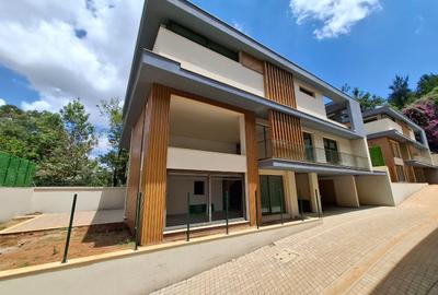 5 Bed Townhouse with En Suite in Lavington
