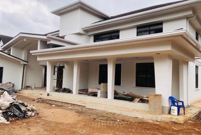 5 Bed House with En Suite in Windsor