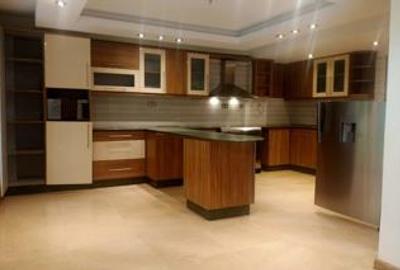 5 Bed Townhouse with En Suite at Lavington Green - 4