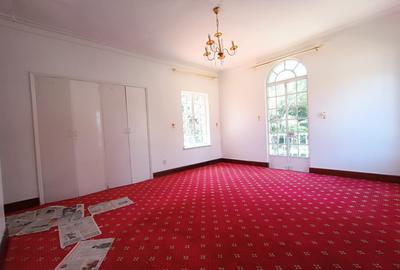 4 Bed House with En Suite in Karen - 2