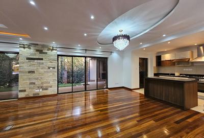 5 Bed Townhouse with En Suite in Lavington - 3