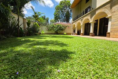 5 Bed Townhouse with En Suite at Lavington Green - 3