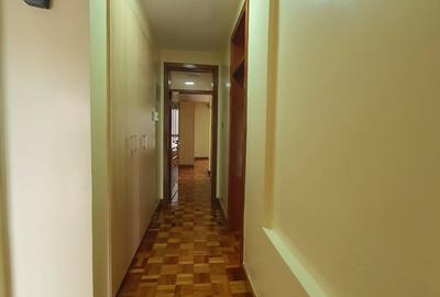 3 Bed Apartment with En Suite at Othaya Road - 4