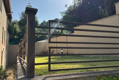 5 Bed Townhouse with En Suite in Lavington - 3