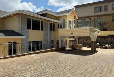 5 Bed Townhouse with En Suite in Kitisuru