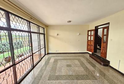 5 Bed Townhouse with En Suite in Brookside