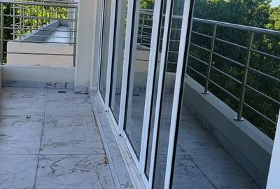 Serviced 4 Bed Apartment with En Suite at Beach Road - 4