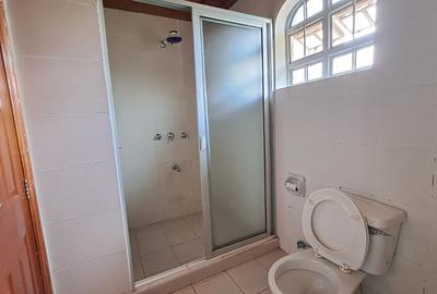 5 Bed Townhouse with En Suite in Nyari - 2