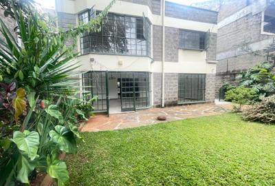 5 Bed Townhouse with En Suite in Westlands Area