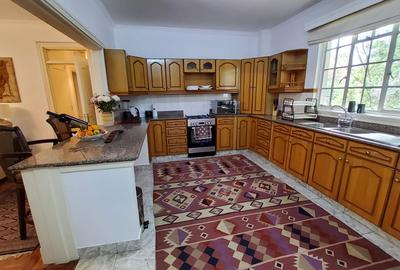 Furnished 2 Bed Apartment with En Suite in Muthaiga