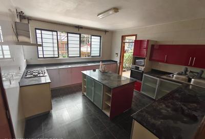 5 Bed Townhouse with En Suite at Lavington Green - 4