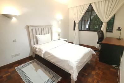 Furnished 4 Bed Apartment with En Suite in Riverside - 3