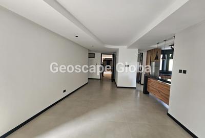 4 Bed Apartment with En Suite in General Mathenge - 3