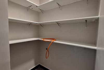 4 Bed Apartment with En Suite in Kileleshwa