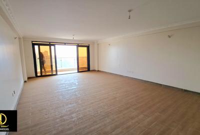 5 Bed Apartment with En Suite at 3Rd Parklands