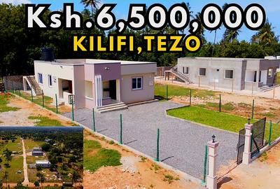 3 Bed House with Swimming Pool at Tezo