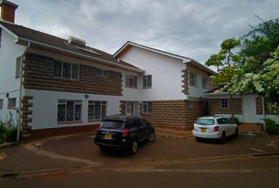 5 Bed House with En Suite at Kyuna