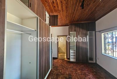 4 Bed House with En Suite in Spring Valley - 3