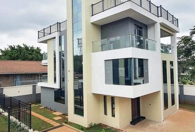 6 Bed Townhouse with En Suite at Lavington