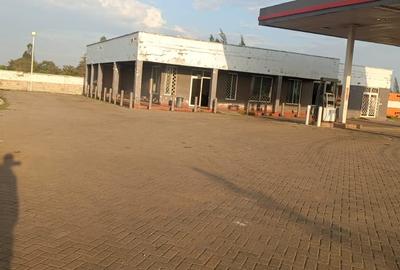 6 Bed House with Borehole at Nyamasaria