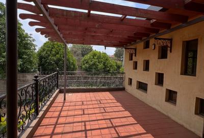 4 Bed Townhouse with En Suite in Runda - 3