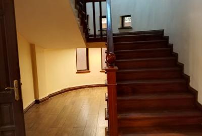 4 Bed Townhouse with En Suite in Lavington - 3