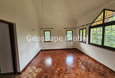 5 Bed House with En Suite in Rosslyn - 3