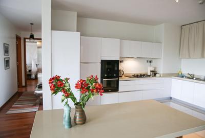 Serviced 3 Bed Apartment with En Suite at Parklands - 4