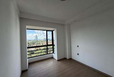 3 Bed Apartment with En Suite in Riverside