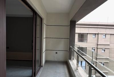 2 Bed Apartment with En Suite at Riverside Drive - 3