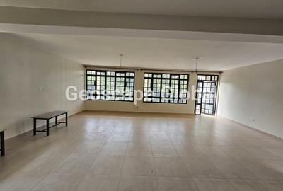 2 Bed Apartment with En Suite in Kitisuru