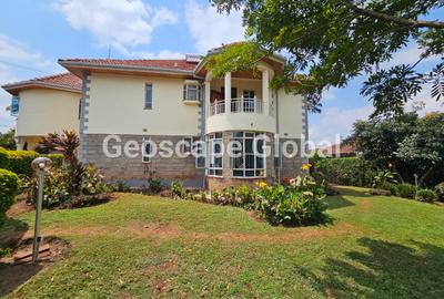 5 Bed House with En Suite in Runda