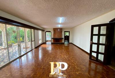 4 Bed House with En Suite in Gigiri