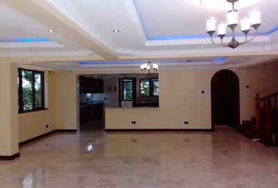 5 Bed Townhouse with En Suite in Lavington