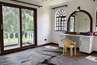 5 Bed Villa with En Suite in Ridgeways - 3