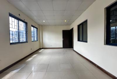 9,000 ft² Warehouse in Syokimau - 2