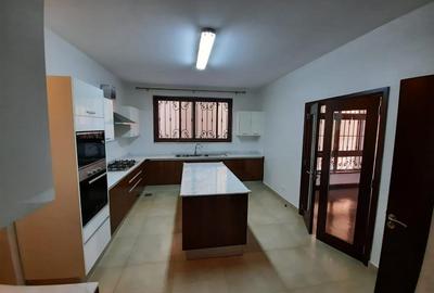 5 Bed Townhouse in Lavington