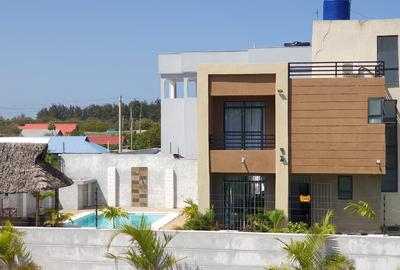 3 Bed House with En Suite at Jumba Ruins