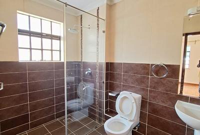 4 Bed Townhouse with En Suite at Lavington - 4