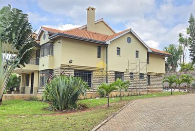 5 Bed House with En Suite in Runda