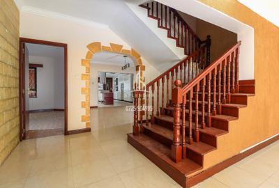 5 Bed Townhouse with En Suite in Lavington